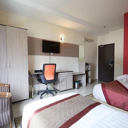 Dolphin Hotel, Chow Kit Kuala Lumpur Extérieur photo